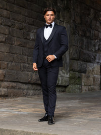 Essential Tuxedo - Black