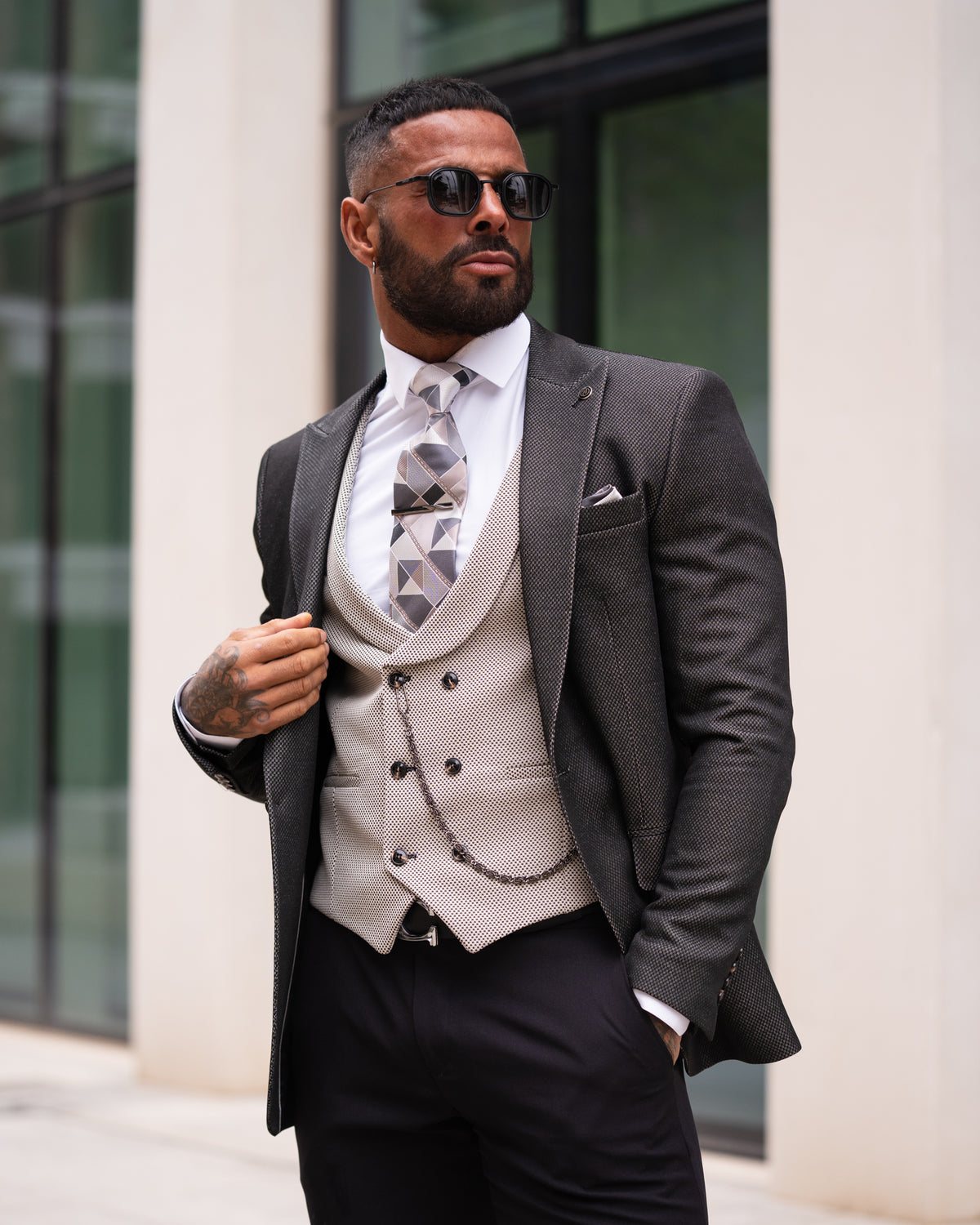 Gervais - Graphite Black/Beige 3 Piece Suit