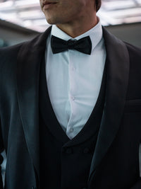 V2 Essential Tuxedo - Black