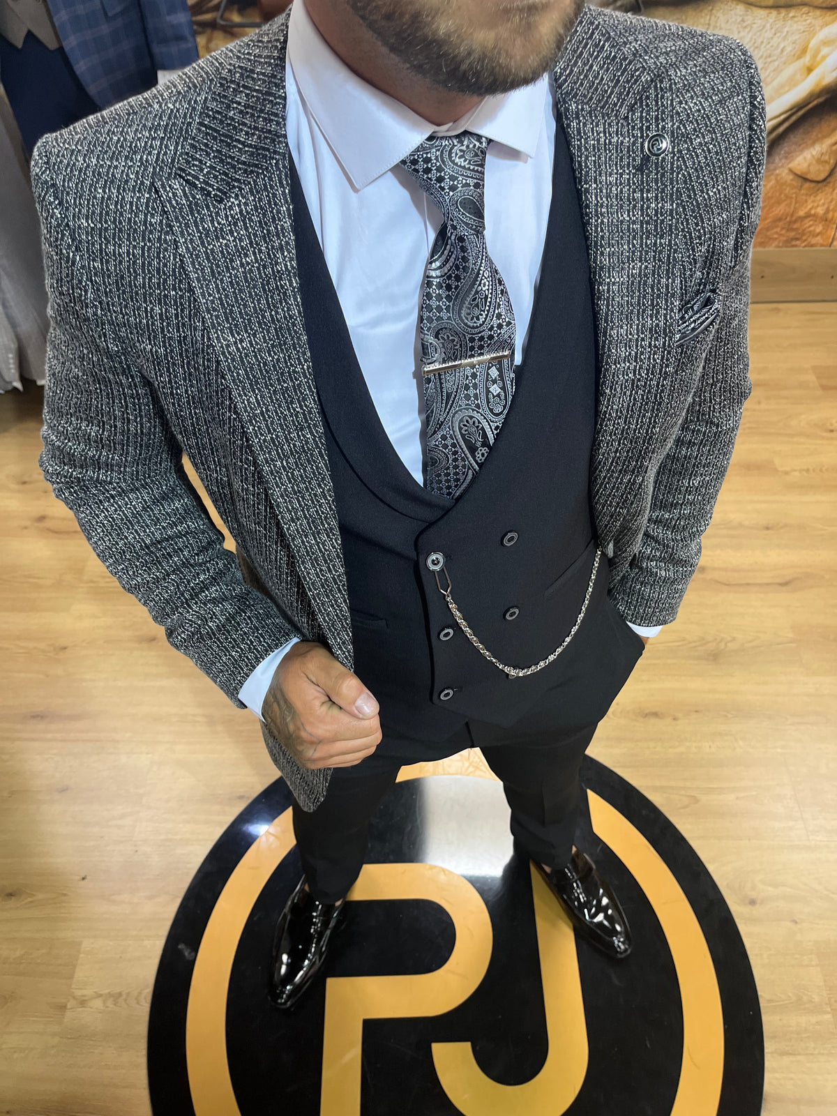 Berrugi - Black/White 3 Piece Suit