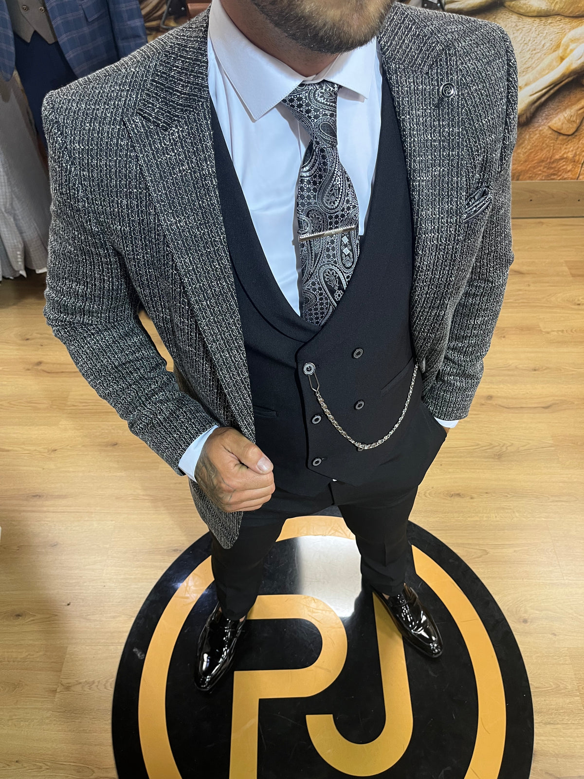 Berrugi - Black/White 3 Piece Suit