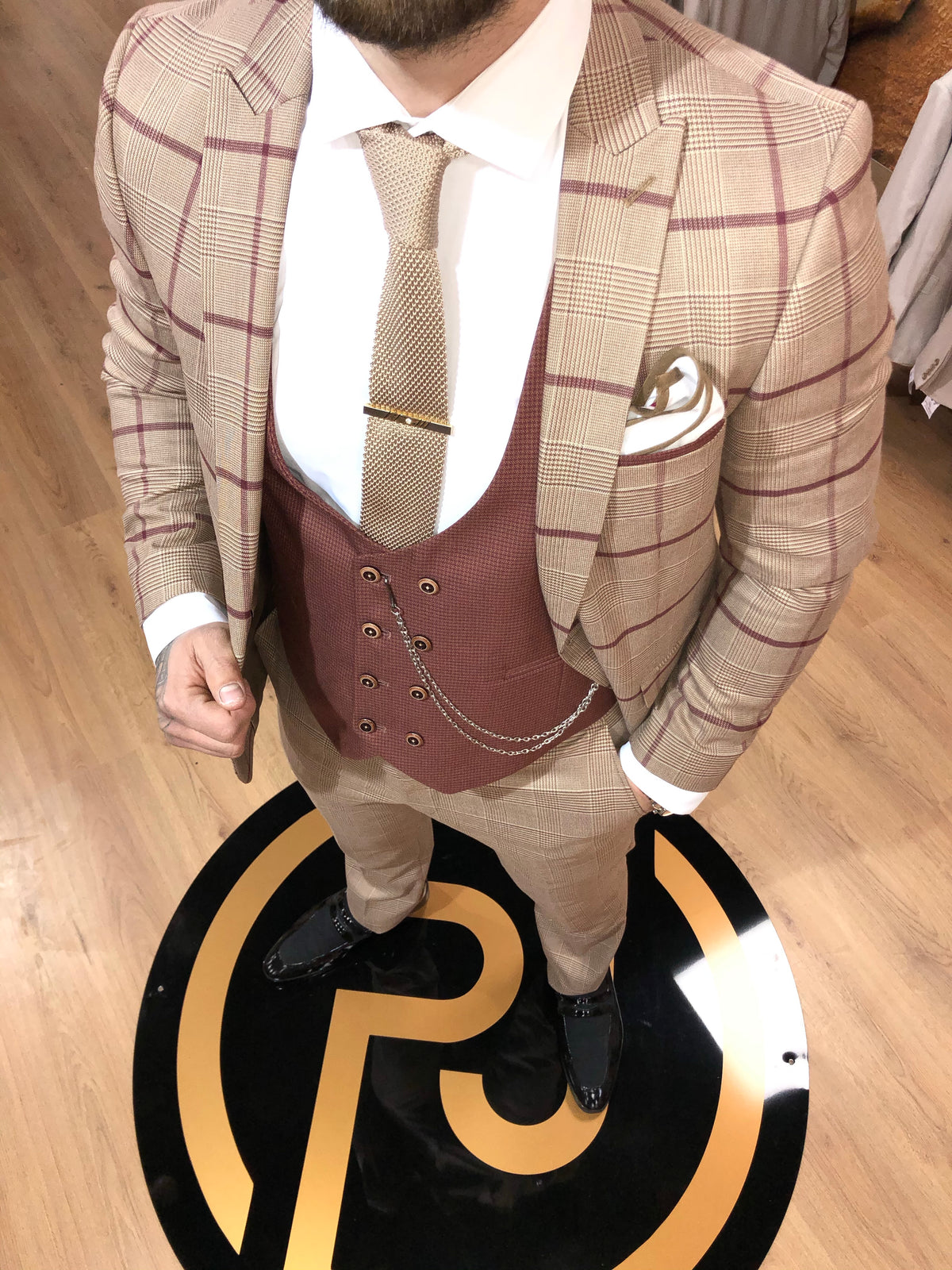 Savino - Beige/Red 3 Piece Suit