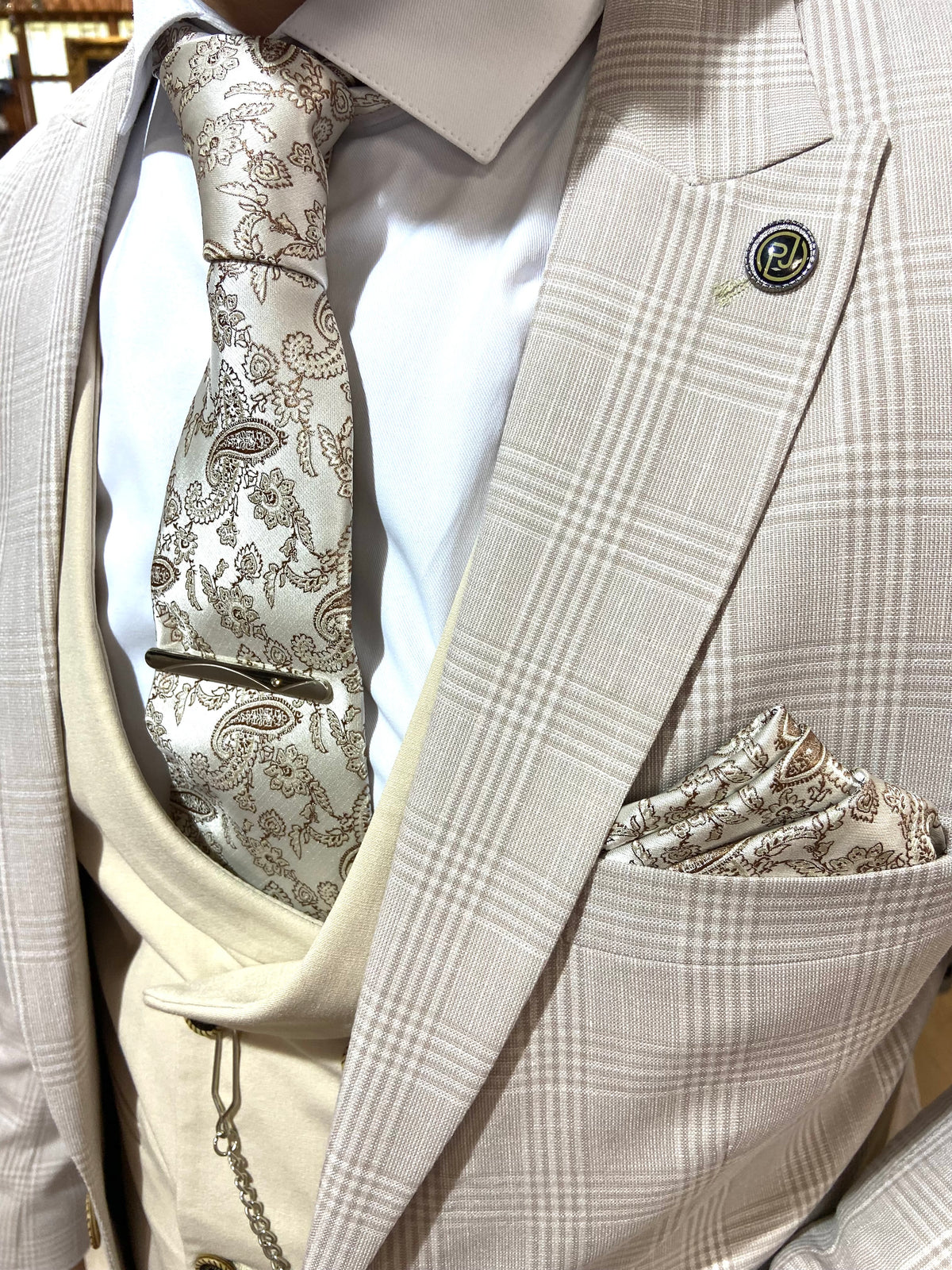Jackal - Cream 3 Piece Suit